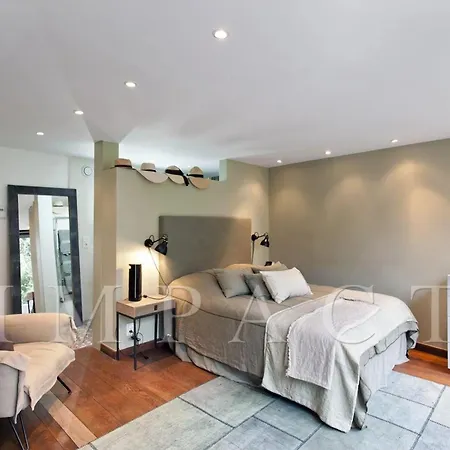 Ref 1176 - Center - 5mins To The Palais Des Festivals *