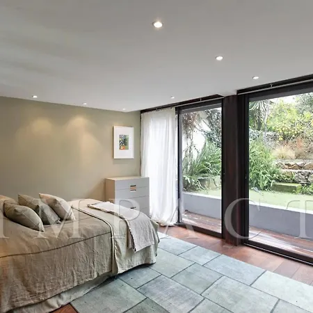 Ref 1176 - Center - 5mins To The Palais Des Festivals *