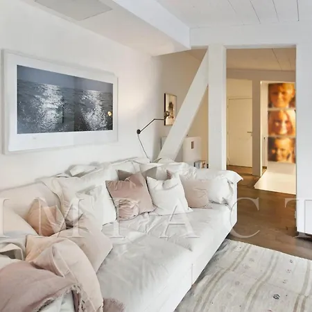 Ref 1176 - Center - 5mins To The Palais Des Festivals * Cannes